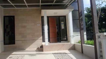 Rumah Baru Town house disewakan di Bintaro