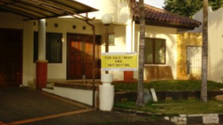 Rumah Dalam Hunian Cluster Di Bintaro #EU