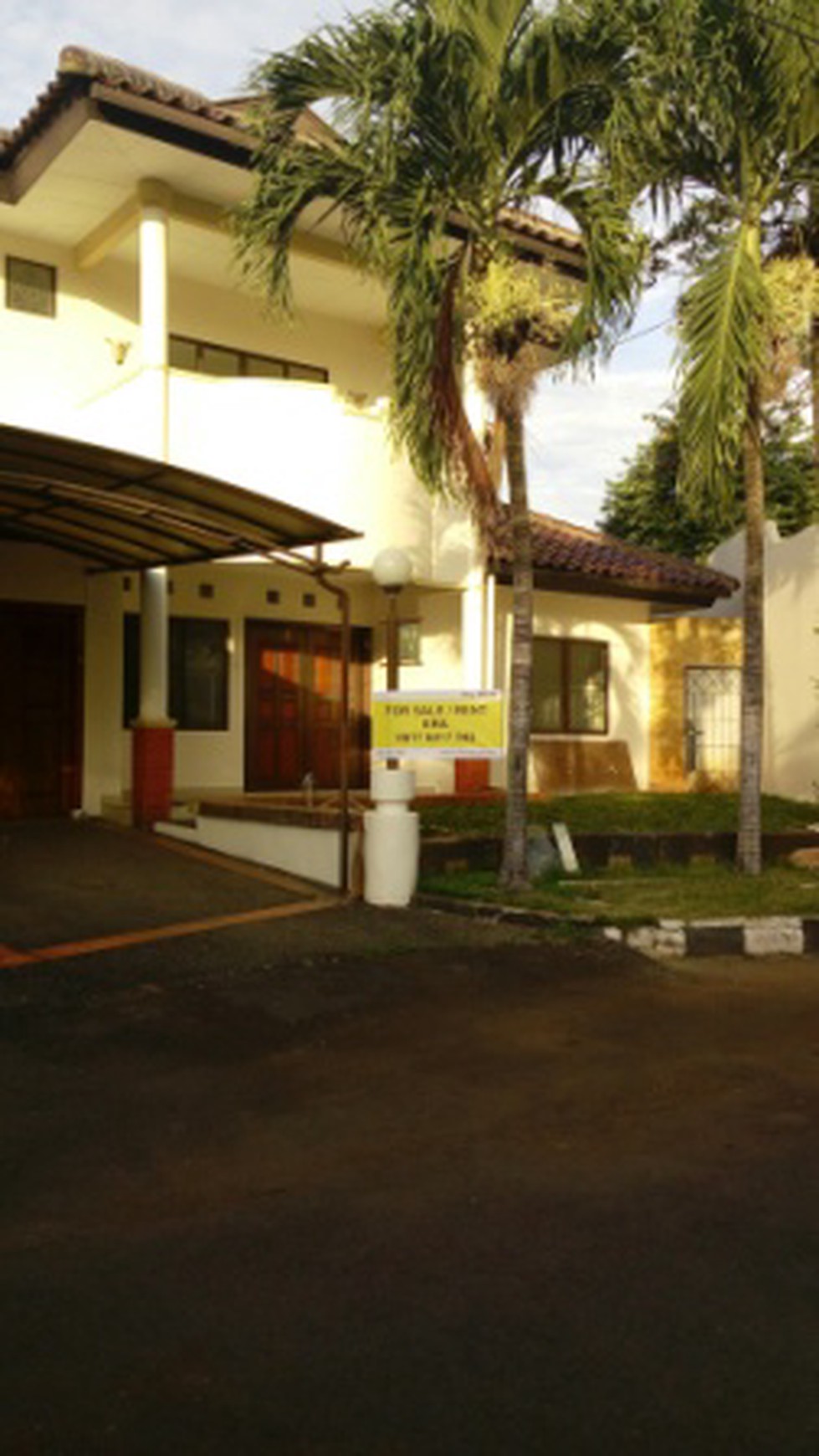 Rumah Dalam Hunian Cluster Di Bintaro #EU