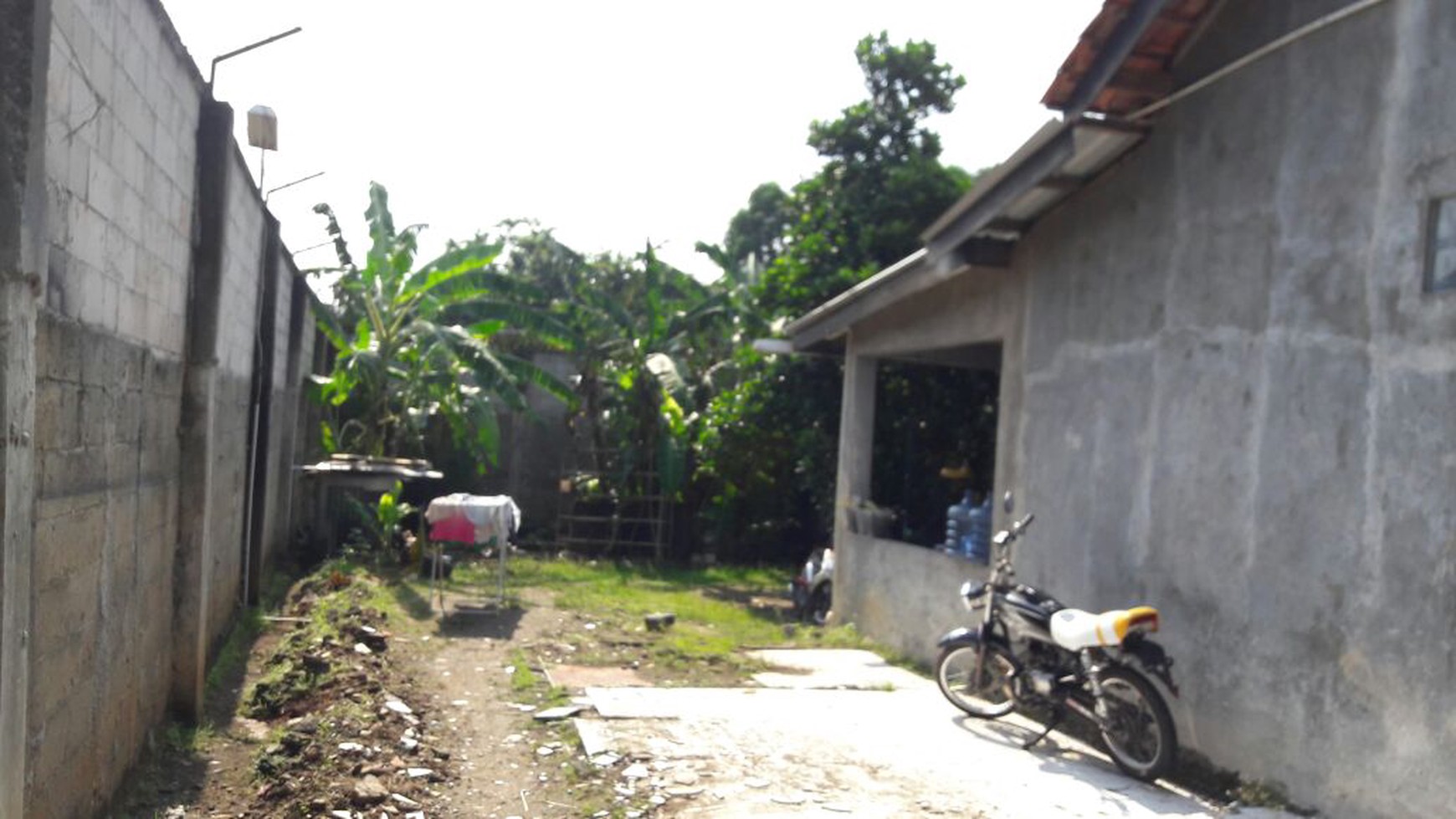 Rumah Pinggir Jalan Jombang Tangerang Selatan