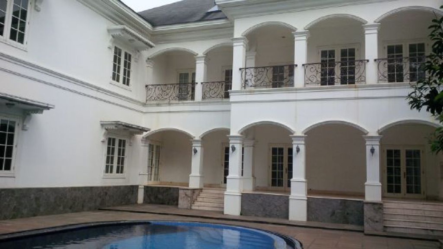 Rumah Mewah Dalam Cluster Di Bintaro Jaya Sektor 9