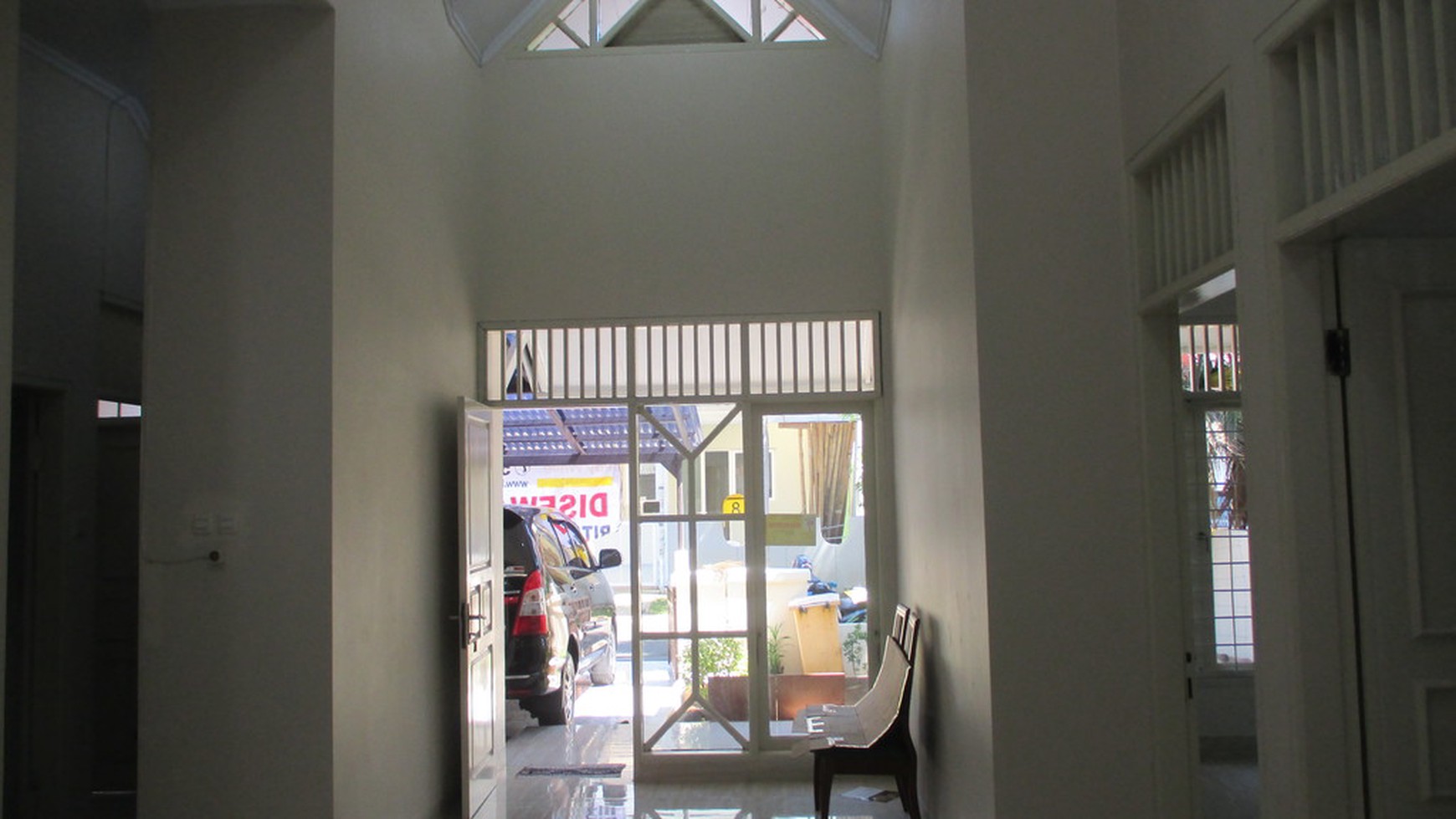 Disewakan Rumah Taman Bromo - Lippo Karawaci