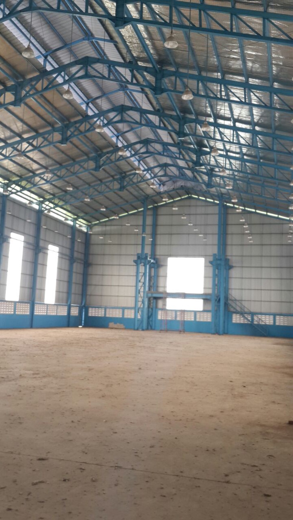 Dijual Bangunan Workshop Baru di Jl. Raya  Cikarang Timur