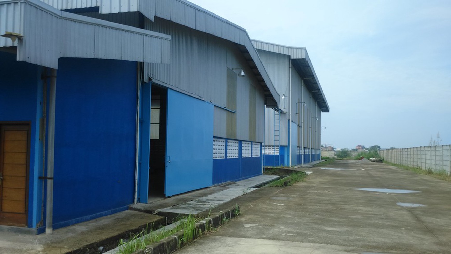Dijual Bangunan Workshop Baru di Jl. Raya  Cikarang Timur