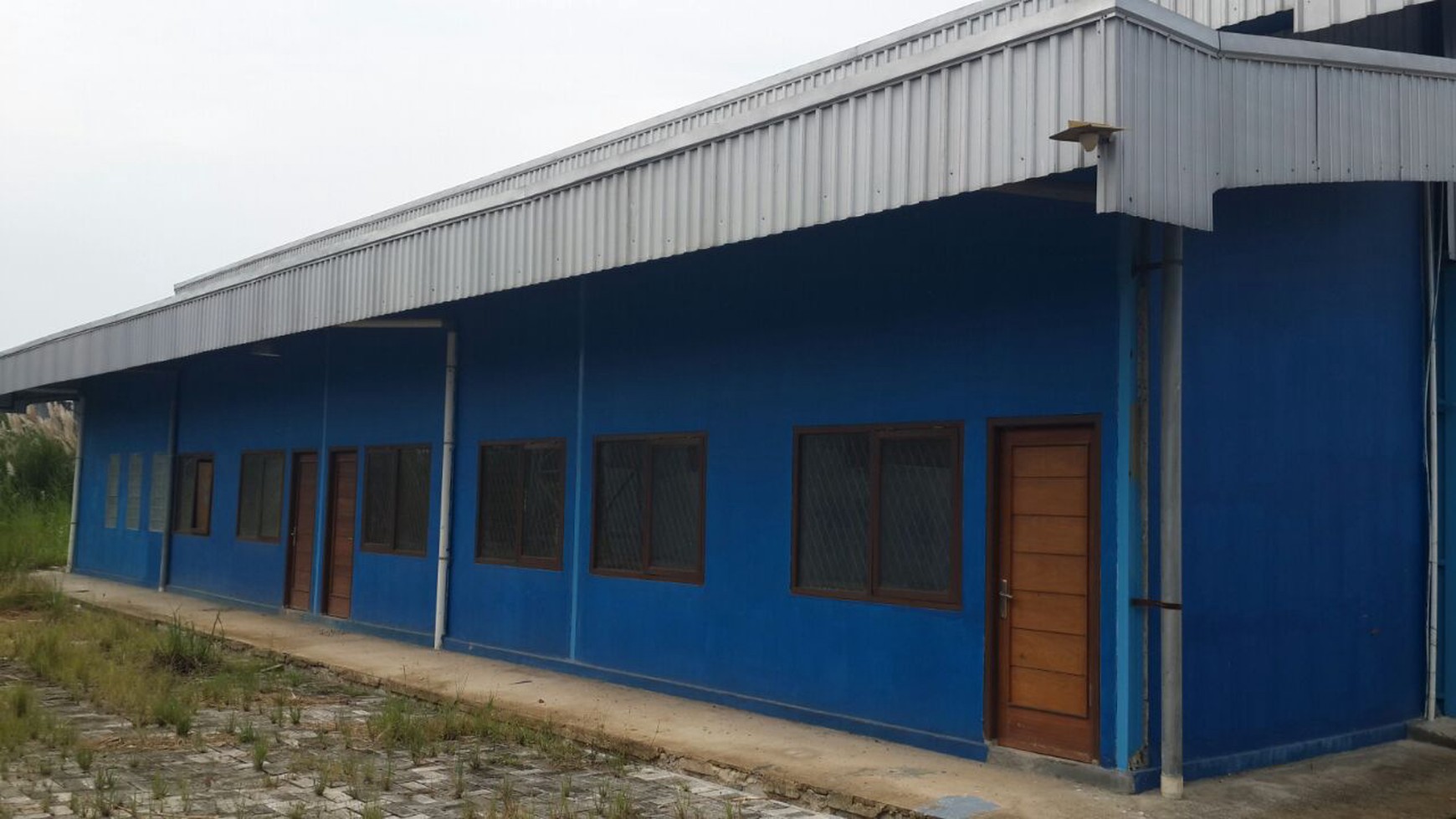 Dijual Bangunan Workshop Baru di Jl. Raya  Cikarang Timur