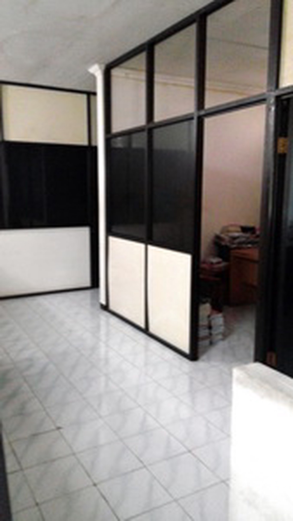 Rumah Bagus (ex.kantor), Cocok untuk tinggal / kantor, Siap Huni