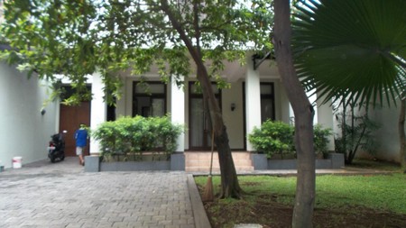 Luxurious and Great House in Kebayoran Baru (3)