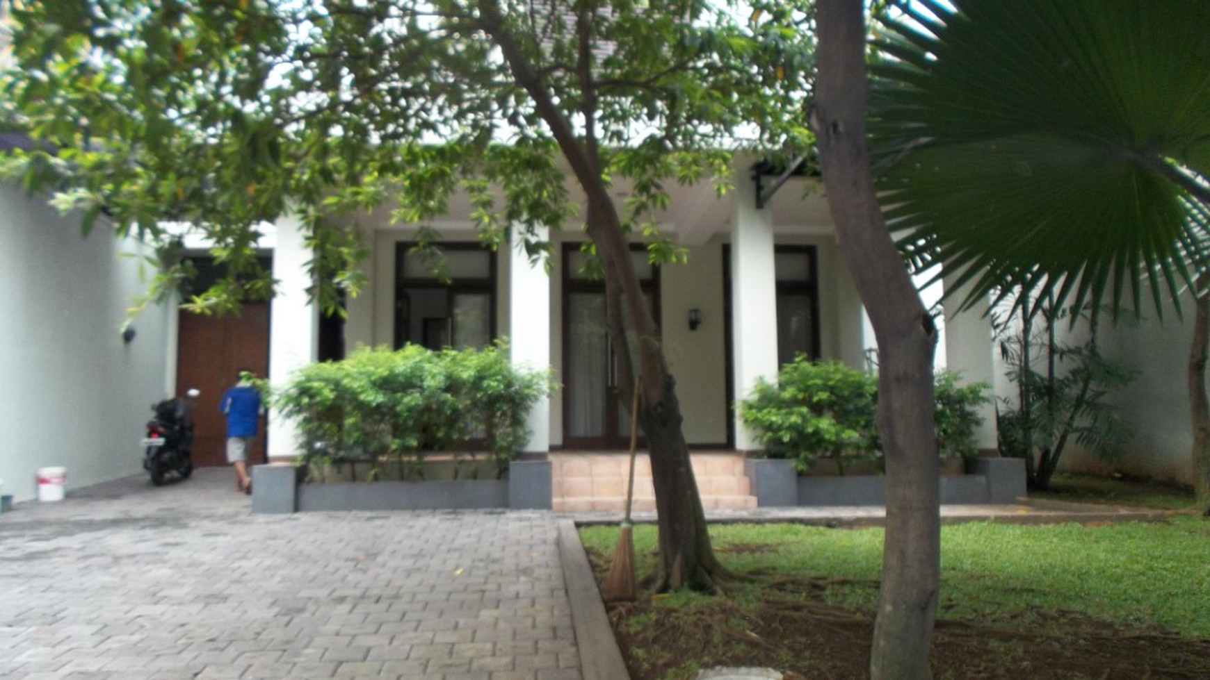 Luxurious and Great House in Kebayoran Baru (3)