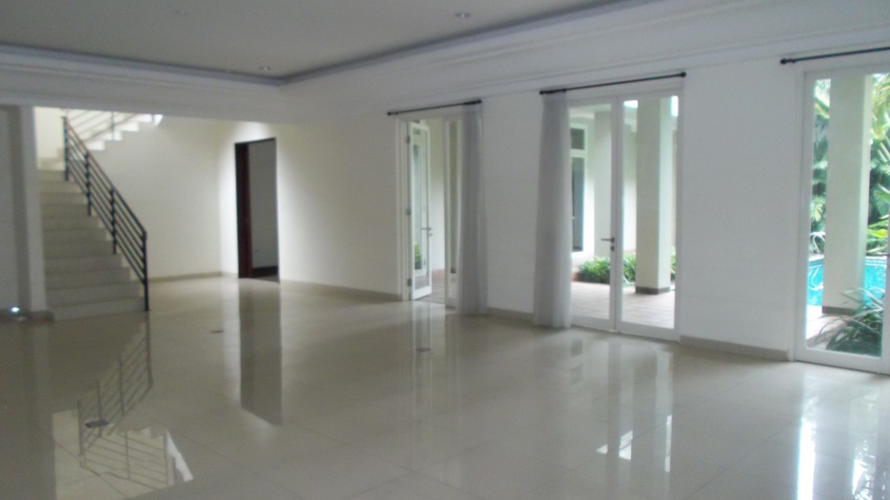 Luxurious and Great House in Kebayoran Baru (3)