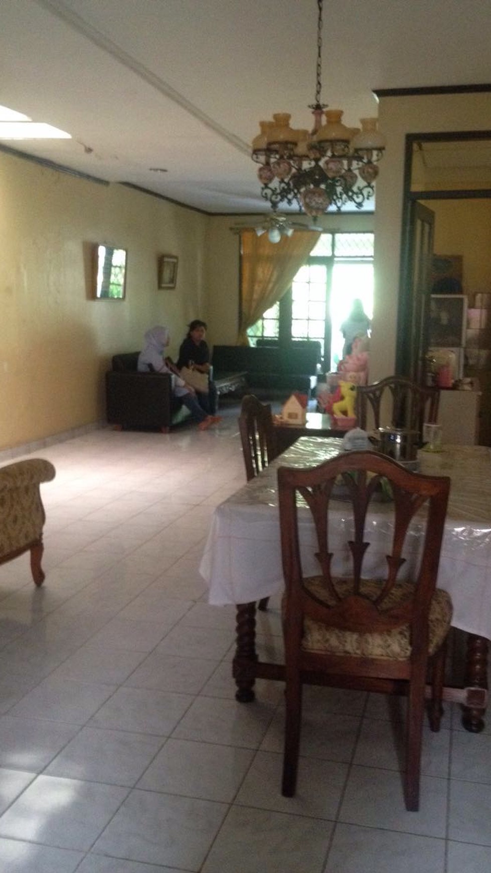 Sebuah rumah dengan lokasi jauh dari kebisingan dan polusi