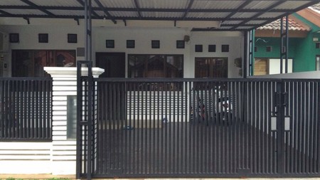 Rumah siap huni,lokasi oke di Graha Raya