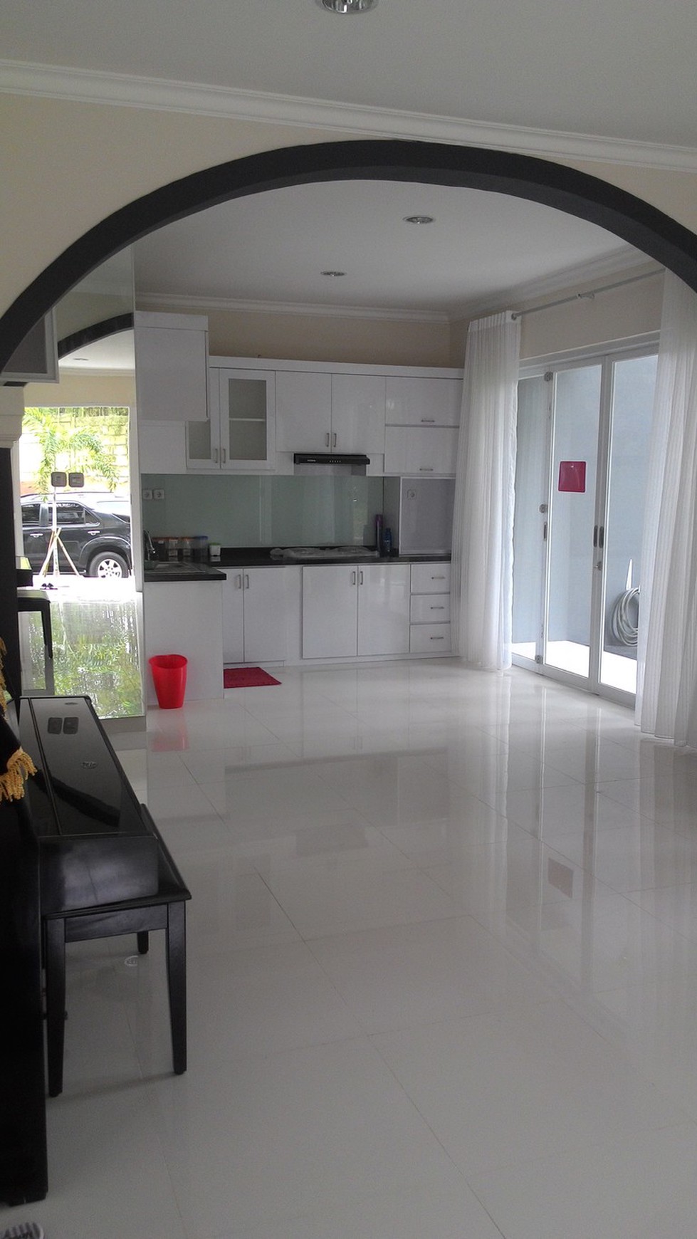 RUMAH 2 LANTAI VIEW TAMAN SIAP HUNI DI CLUSTER NEO CATALONIA, NUSA LOKA