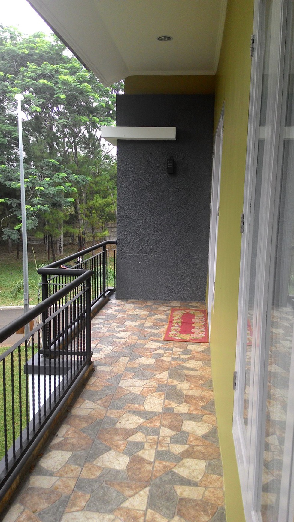 RUMAH 2 LANTAI VIEW TAMAN SIAP HUNI DI CLUSTER NEO CATALONIA, NUSA LOKA