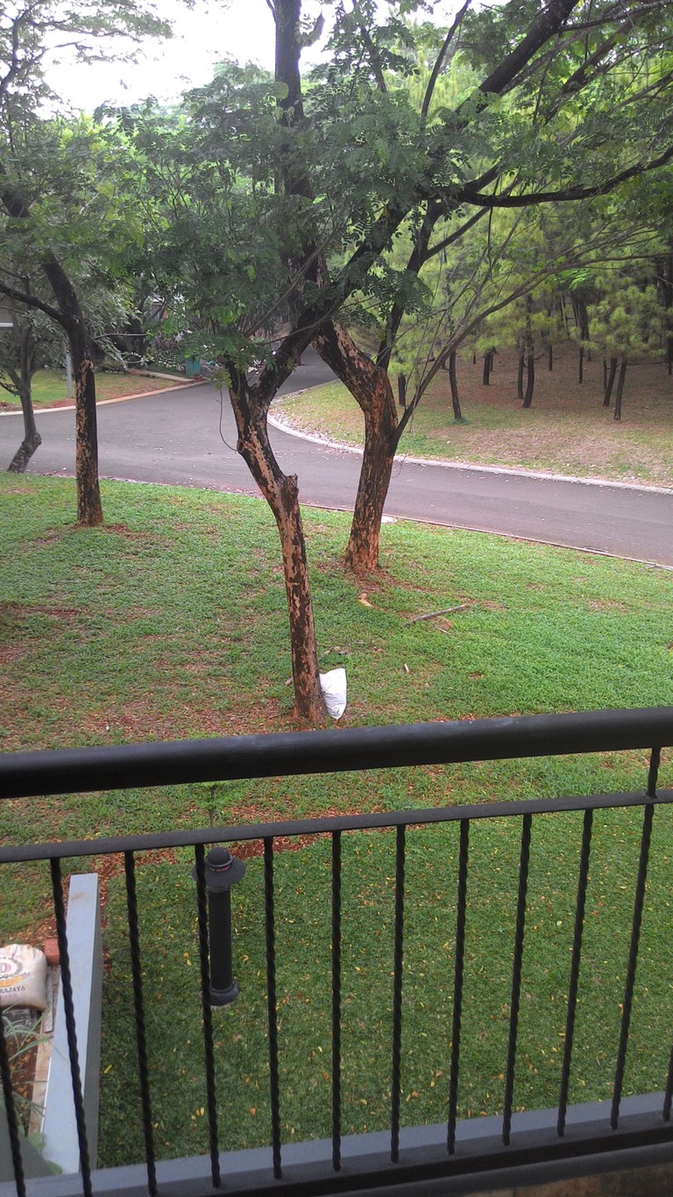 RUMAH 2 LANTAI VIEW TAMAN SIAP HUNI DI CLUSTER NEO CATALONIA, NUSA LOKA