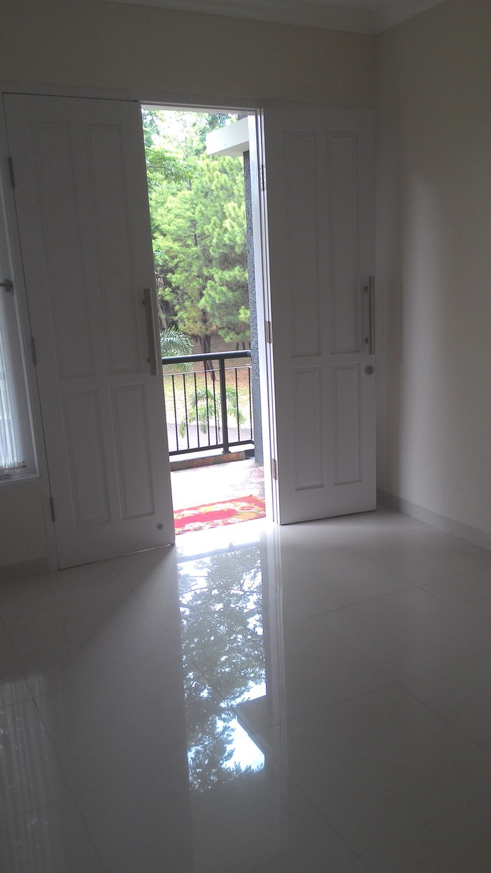 RUMAH 2 LANTAI VIEW TAMAN SIAP HUNI DI CLUSTER NEO CATALONIA, NUSA LOKA