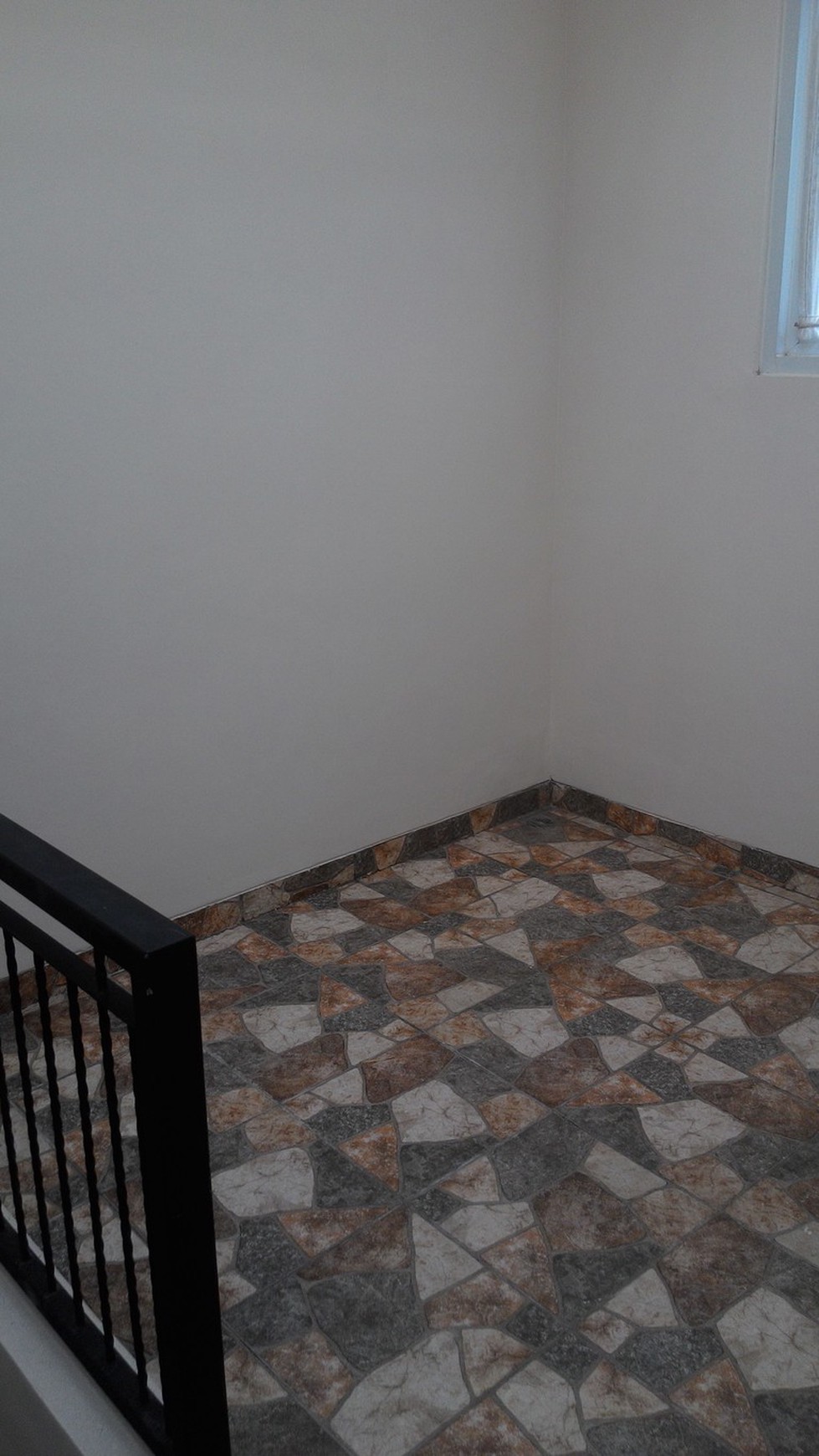 RUMAH 2 LANTAI VIEW TAMAN SIAP HUNI DI CLUSTER NEO CATALONIA, NUSA LOKA