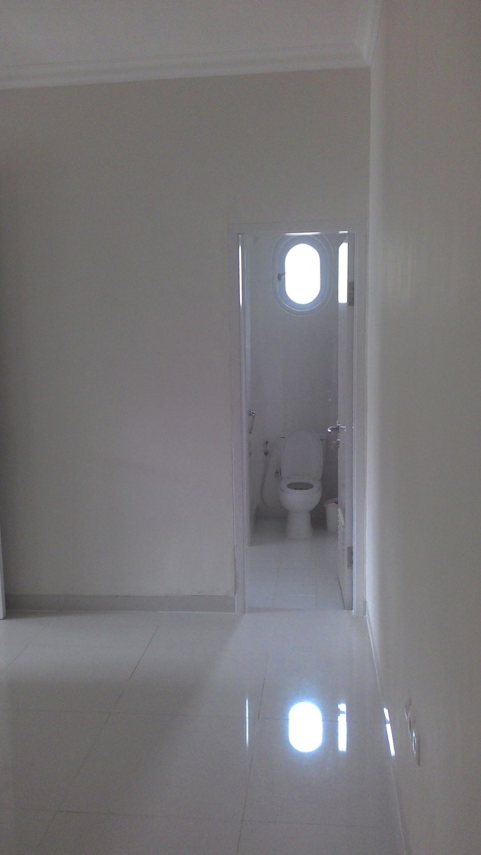 RUMAH 2 LANTAI VIEW TAMAN SIAP HUNI DI CLUSTER NEO CATALONIA, NUSA LOKA