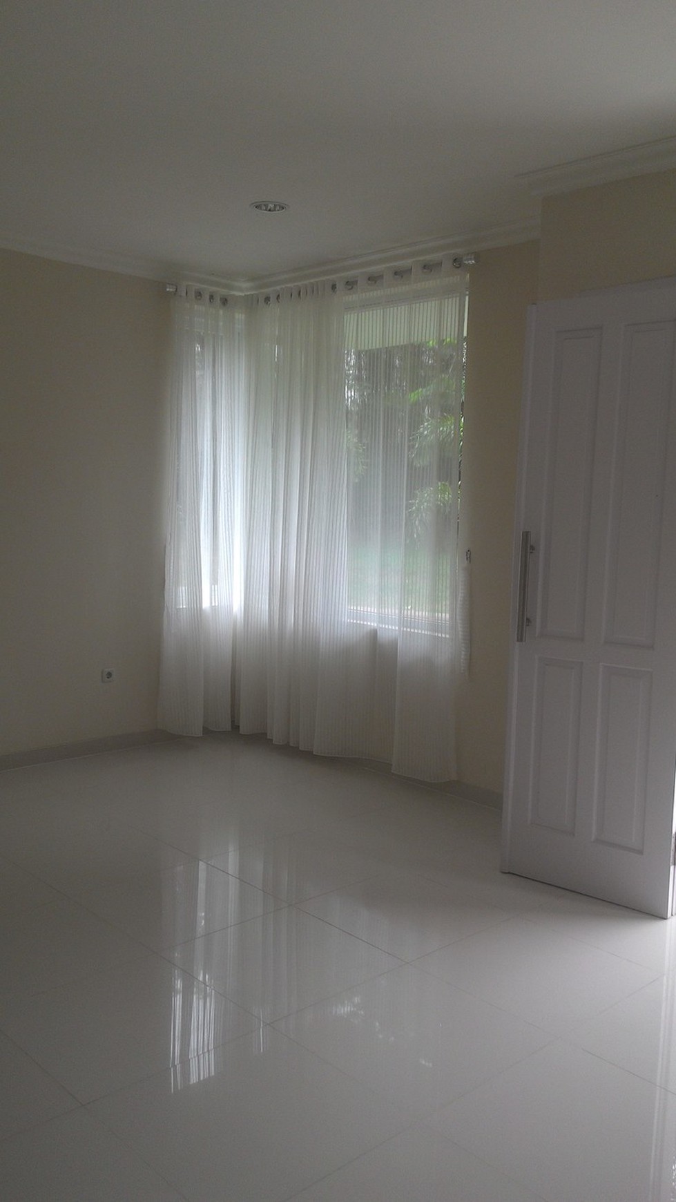 RUMAH 2 LANTAI VIEW TAMAN SIAP HUNI DI CLUSTER NEO CATALONIA, NUSA LOKA