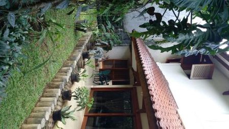 Rumah Hook Di Menteng Bintaro #EU