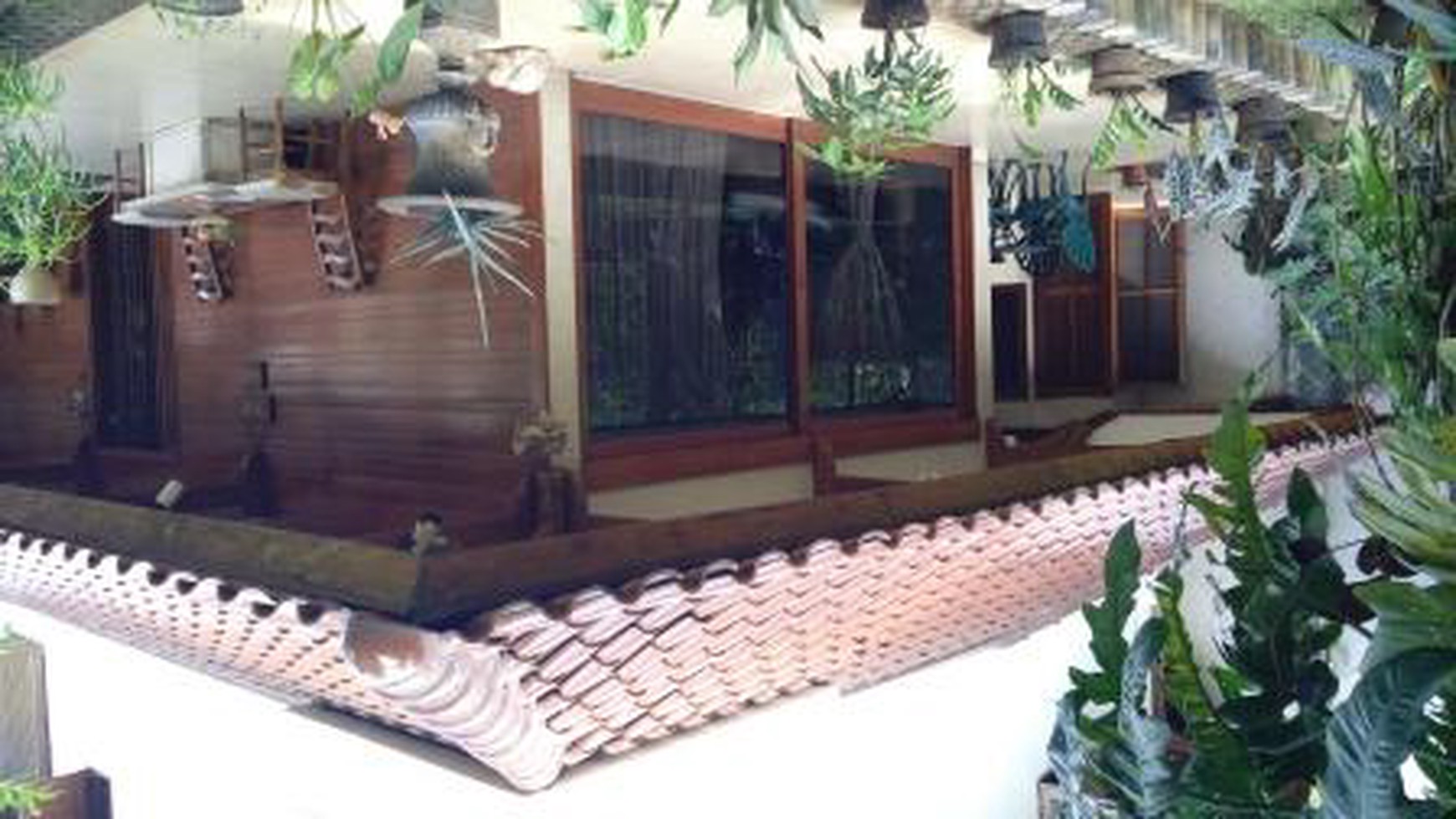 Rumah Hook Di Menteng Bintaro #EU