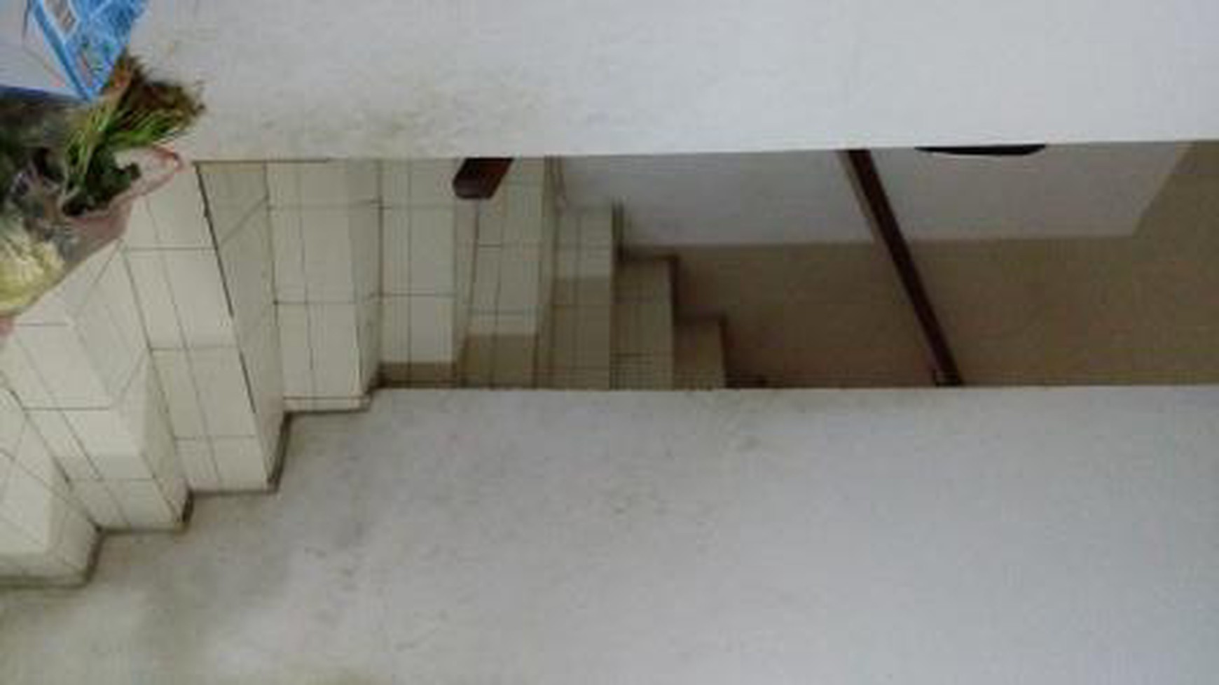 Rumah Hook Di Menteng Bintaro #EU