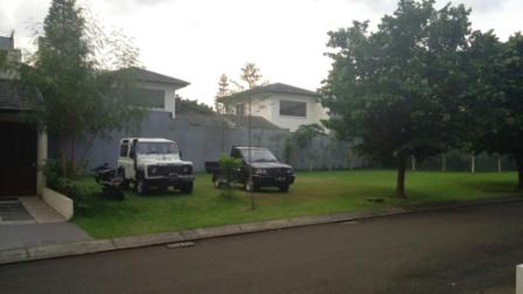 KAVLING CANTIK DI DALAM CLUSTER HIJAU MENTENG RESIDENCE #EU