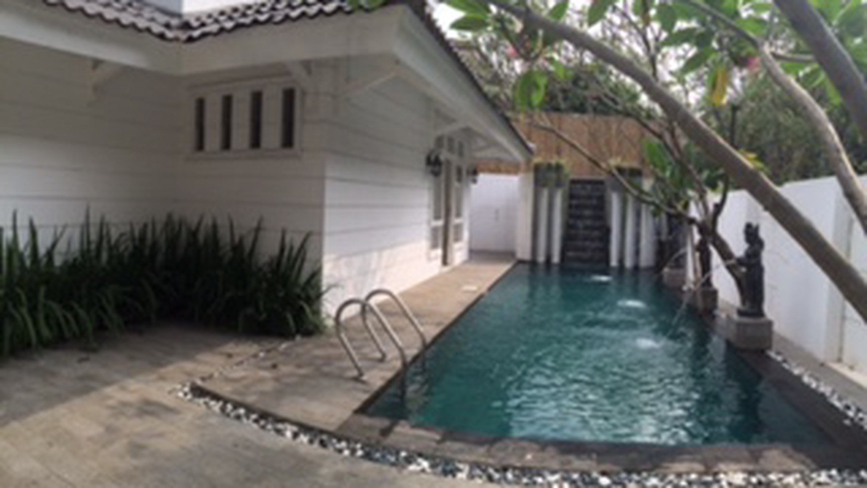 Elang House (Bintaro Sektor 9) near BIS with swimming pool #EU