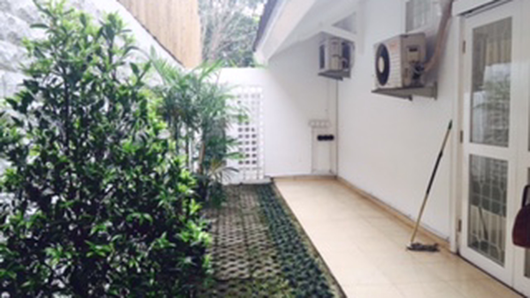 Elang House (Bintaro Sektor 9) near BIS with swimming pool #EU