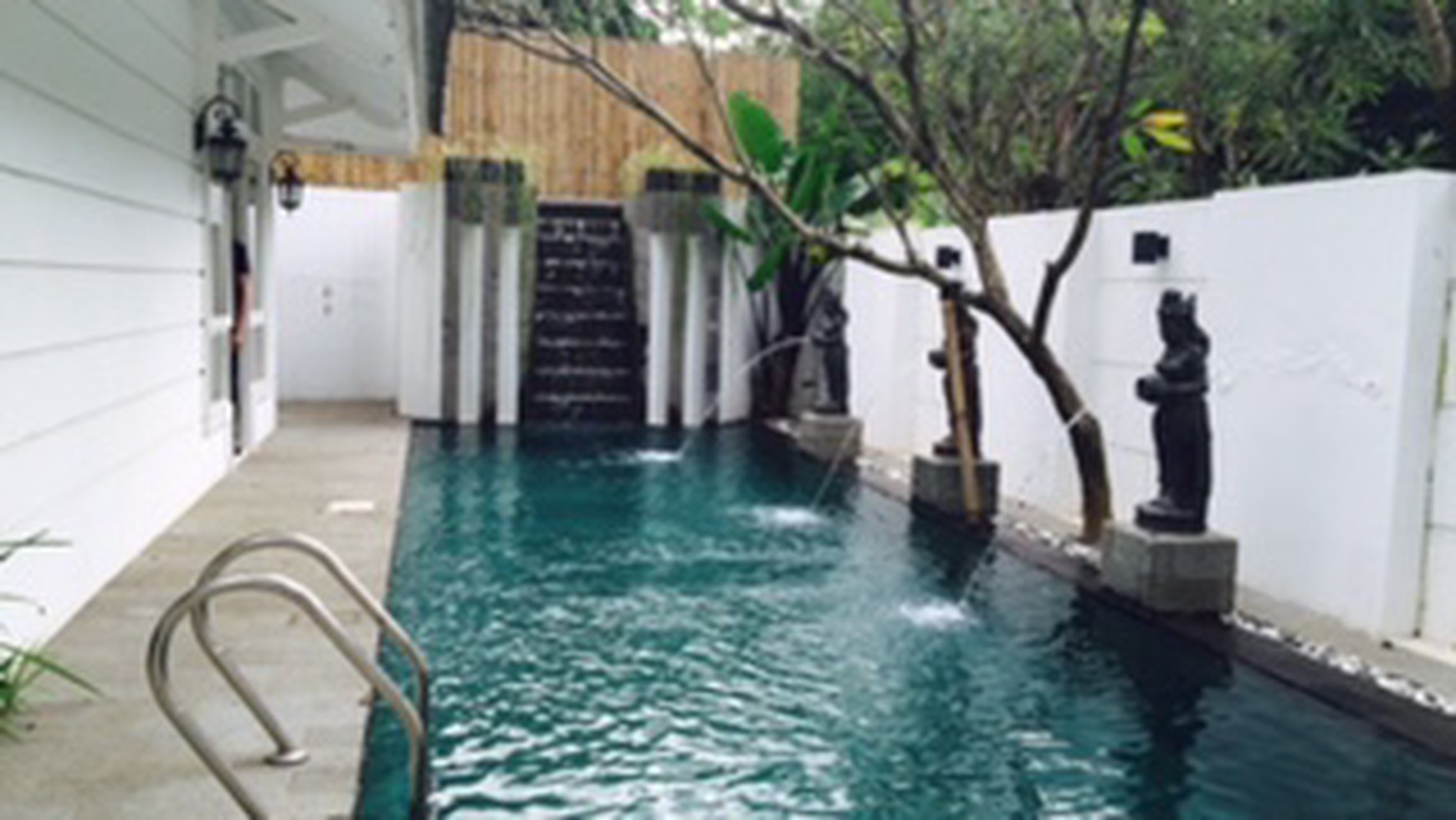 Elang House (Bintaro Sektor 9) near BIS with swimming pool #EU