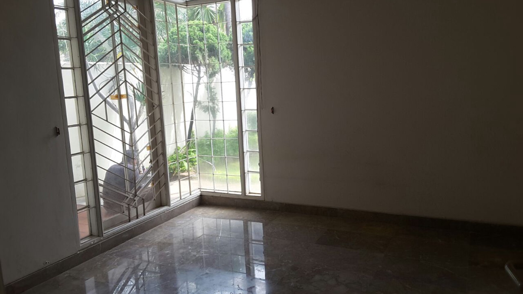 Rumah Disewa - Taman Kebon Jeruk Intercon, Jakarta Barat