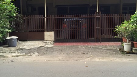 Rumah standard 1 1/4 lantai,layak huni dan Lokasi OK di Kelapa Gading ,Jakarta -Utara