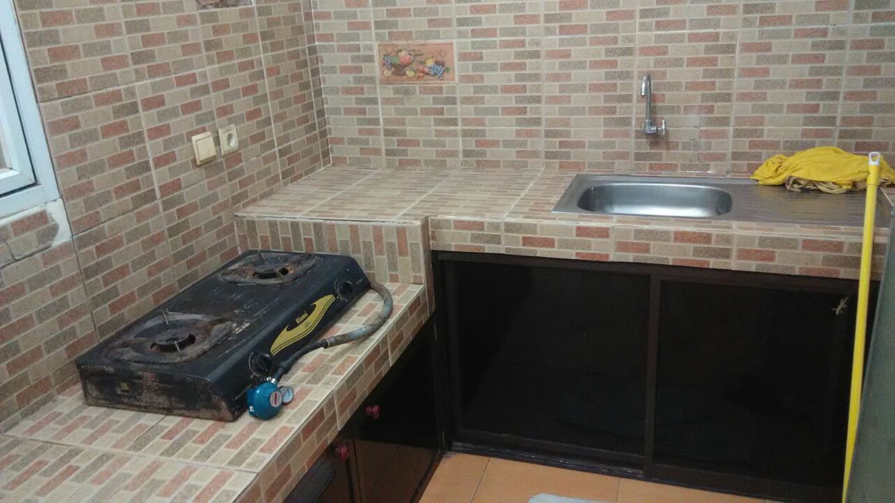 Rumah Latinos Lokasi Strategis