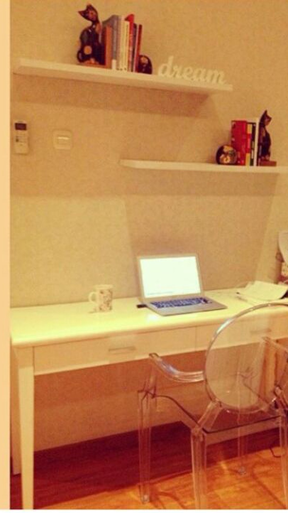 Rumah Minimalis,Mewah,semi furnish di Jakarta Barat