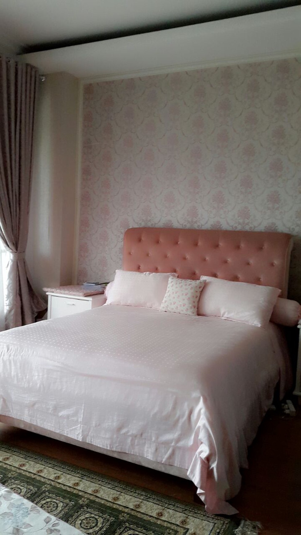 Rumah Minimalis,Mewah,semi furnish di Jakarta Barat