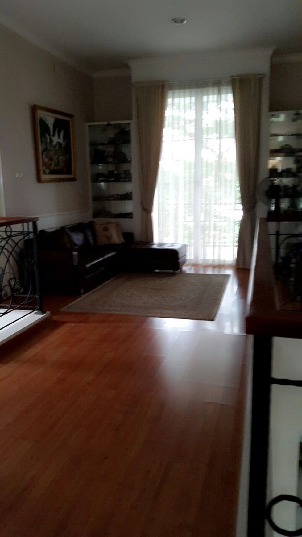 Rumah Minimalis,Mewah,semi furnish di Jakarta Barat