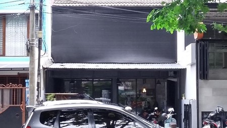 Rumah 2 Lantai Cocok Untuk Restoran - Kopyor Raya