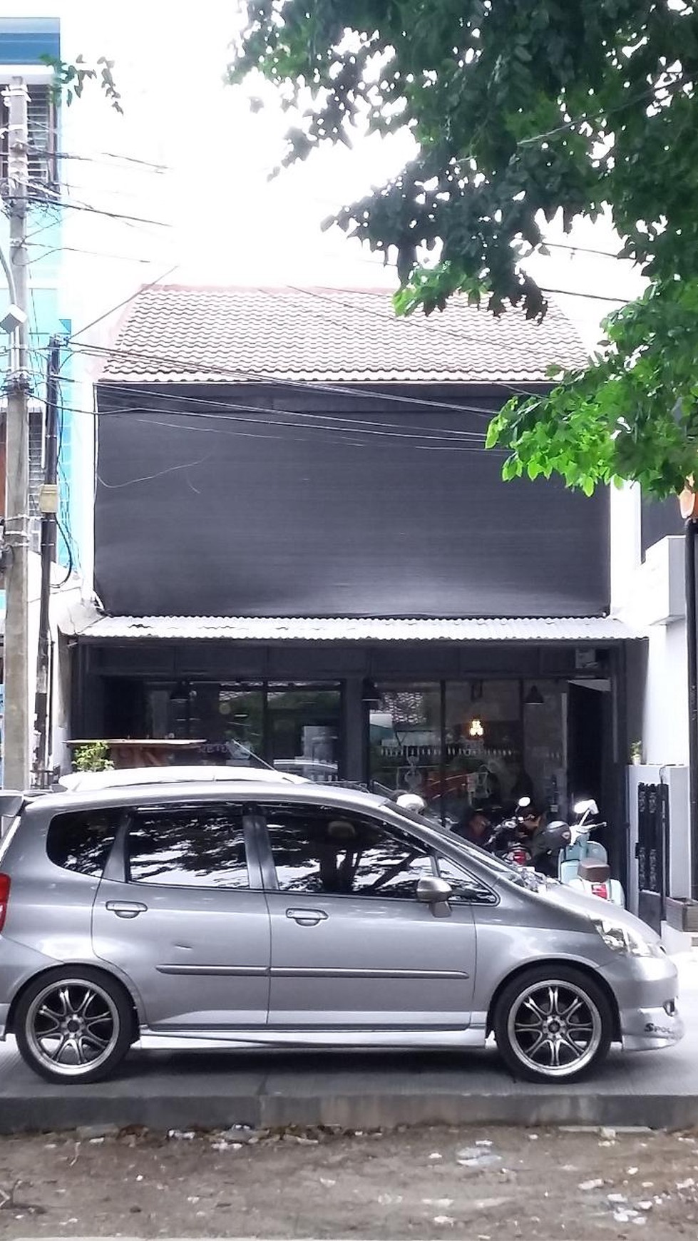 Rumah 2 Lantai Cocok Untuk Restoran - Kopyor Raya