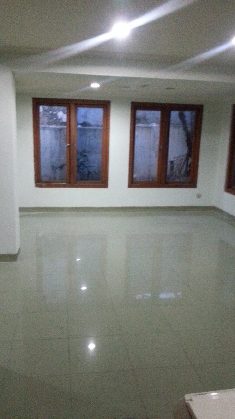 Di Sewa Rumah Untuk Ruang Usaha di Benhil Raya