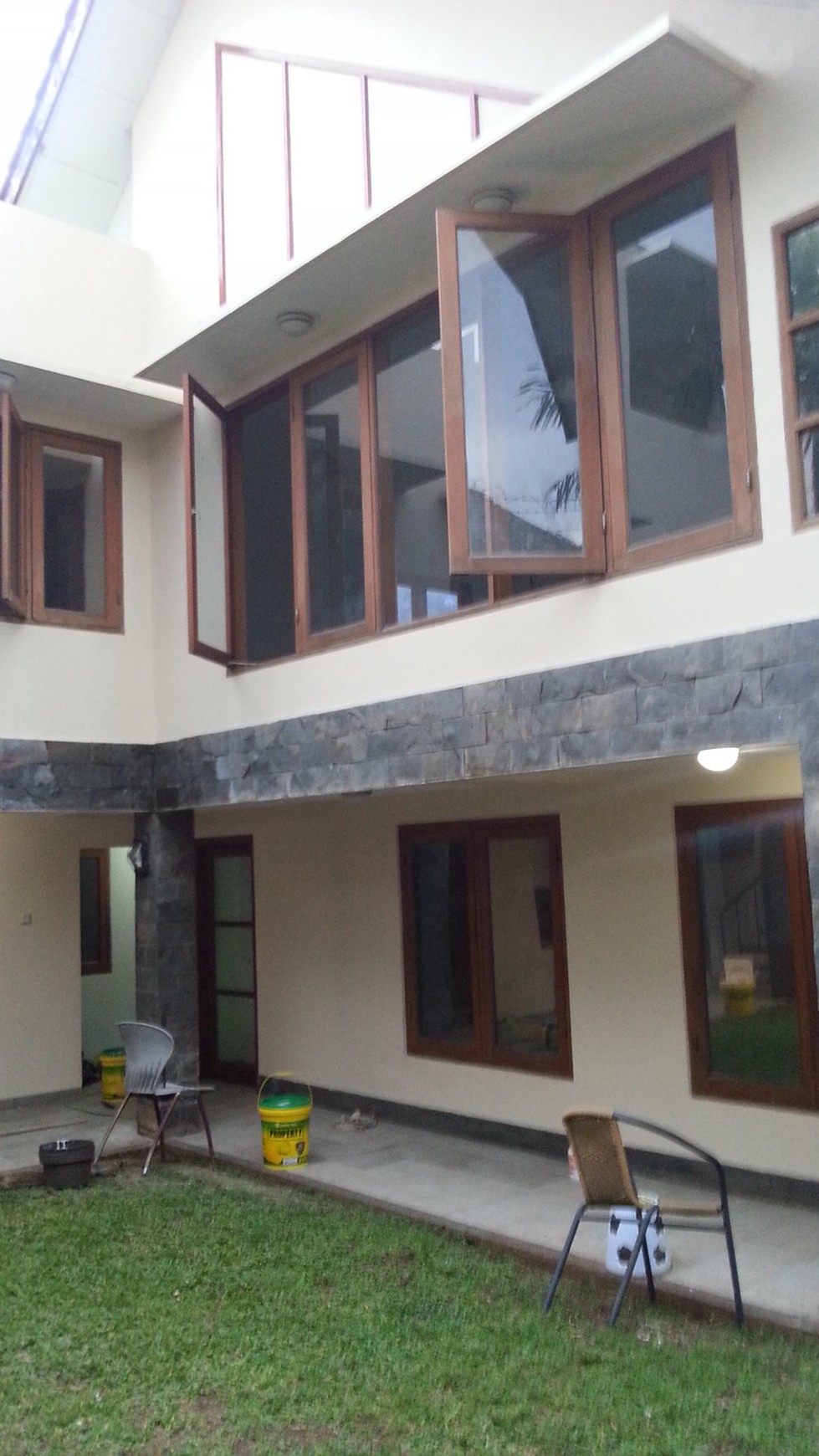 Di Sewa Rumah Untuk Ruang Usaha di Benhil Raya