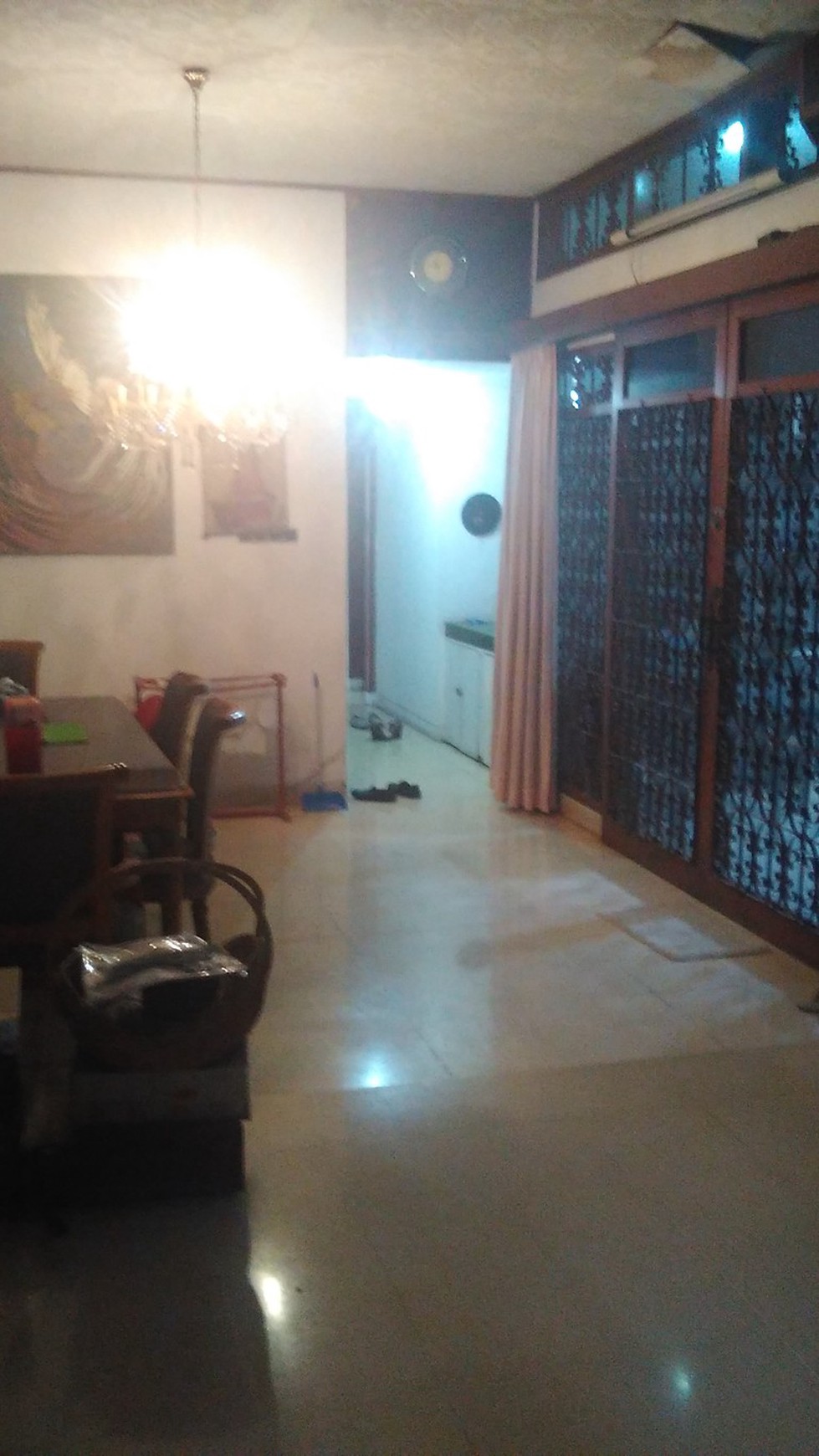 rumah dengan halaman luas