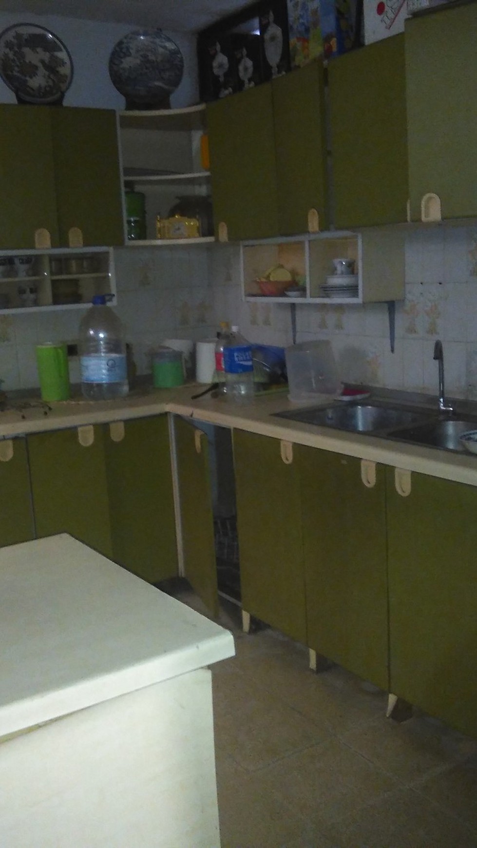 rumah dengan halaman luas