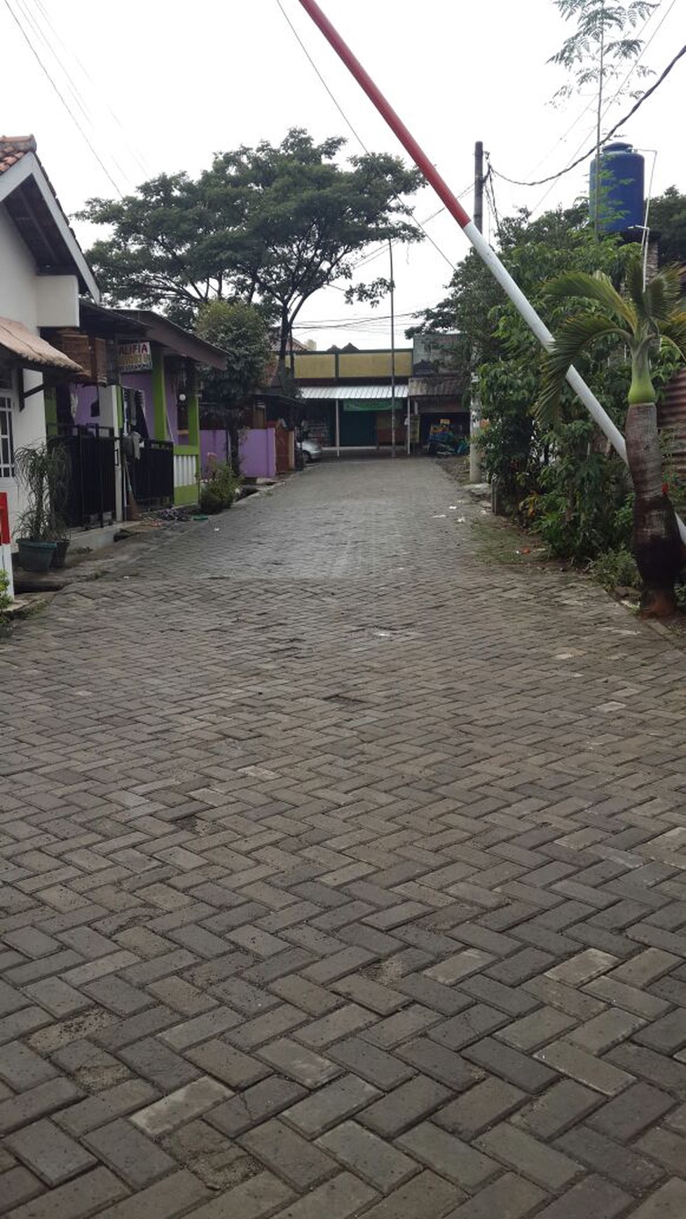 Rumah Dalam Perumahan di Pinang Tangerang