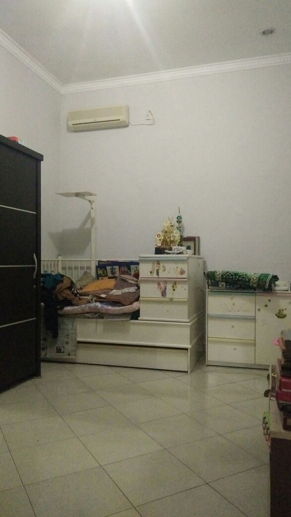 Rumah siap huni,nyaman di Pondok Aren