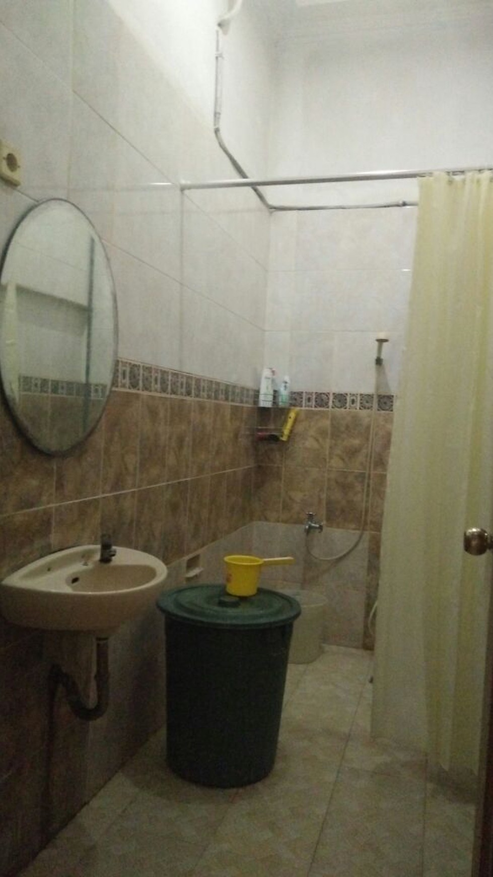 Rumah siap huni,nyaman di Pondok Aren