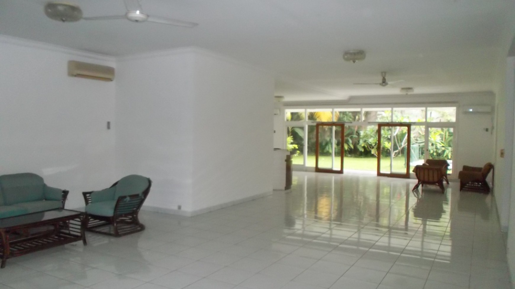 Beautiful house for rent in prime area of Kemang