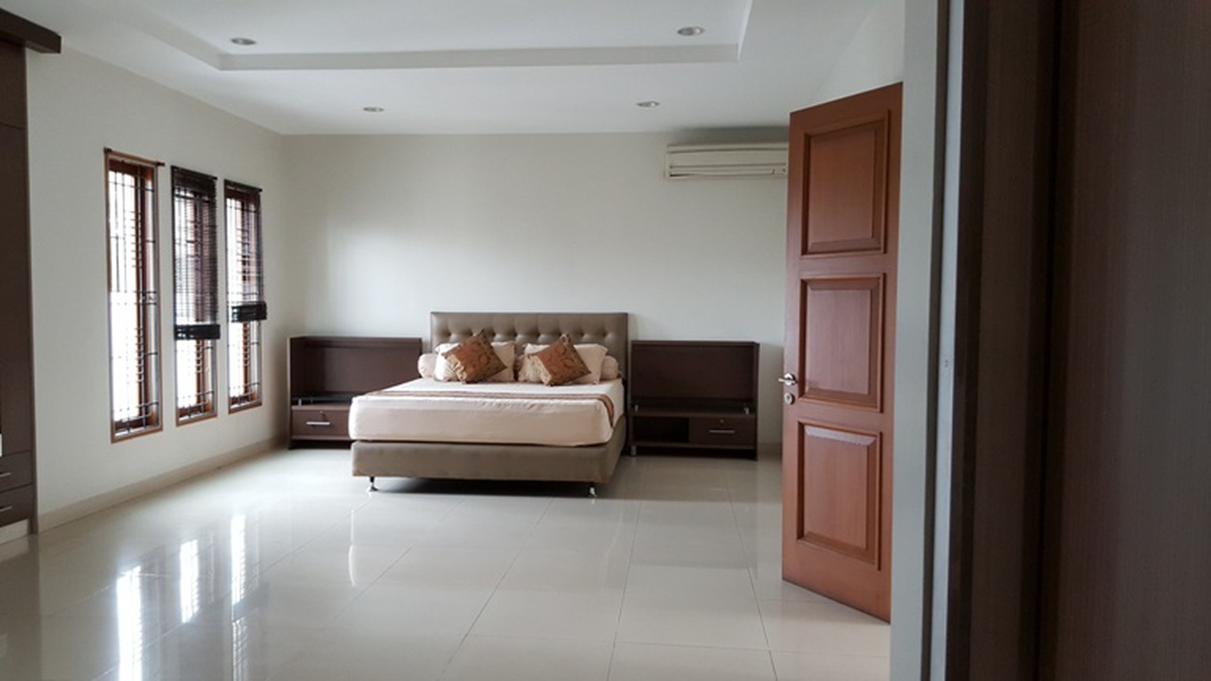 Great House in KEBAYORAN BARU