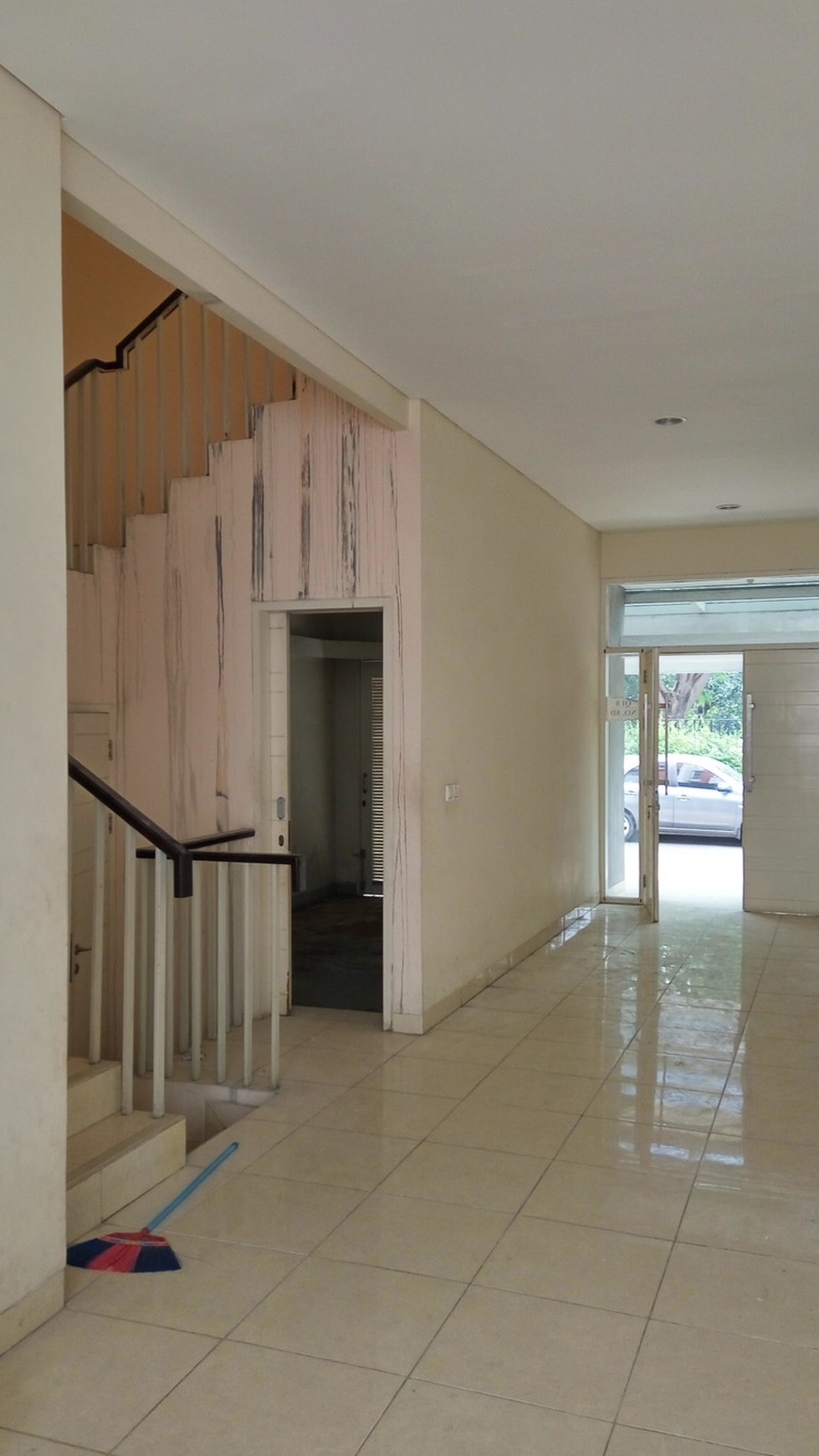 Rumah cluster 3 lantai di Kelapa Gading