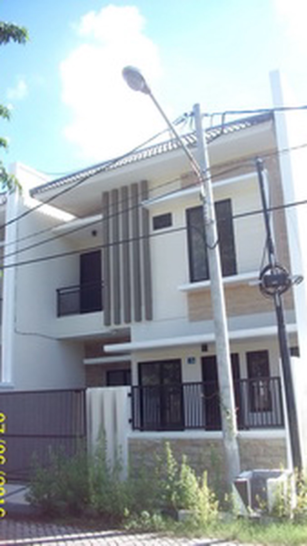 Rumah di Manyar Tirtoyoso Utara, 2 Lantai, Minimalis, Row Jalan Lebar, Jalan depan paving, Bagus, SIAP HUNI - D/Y -