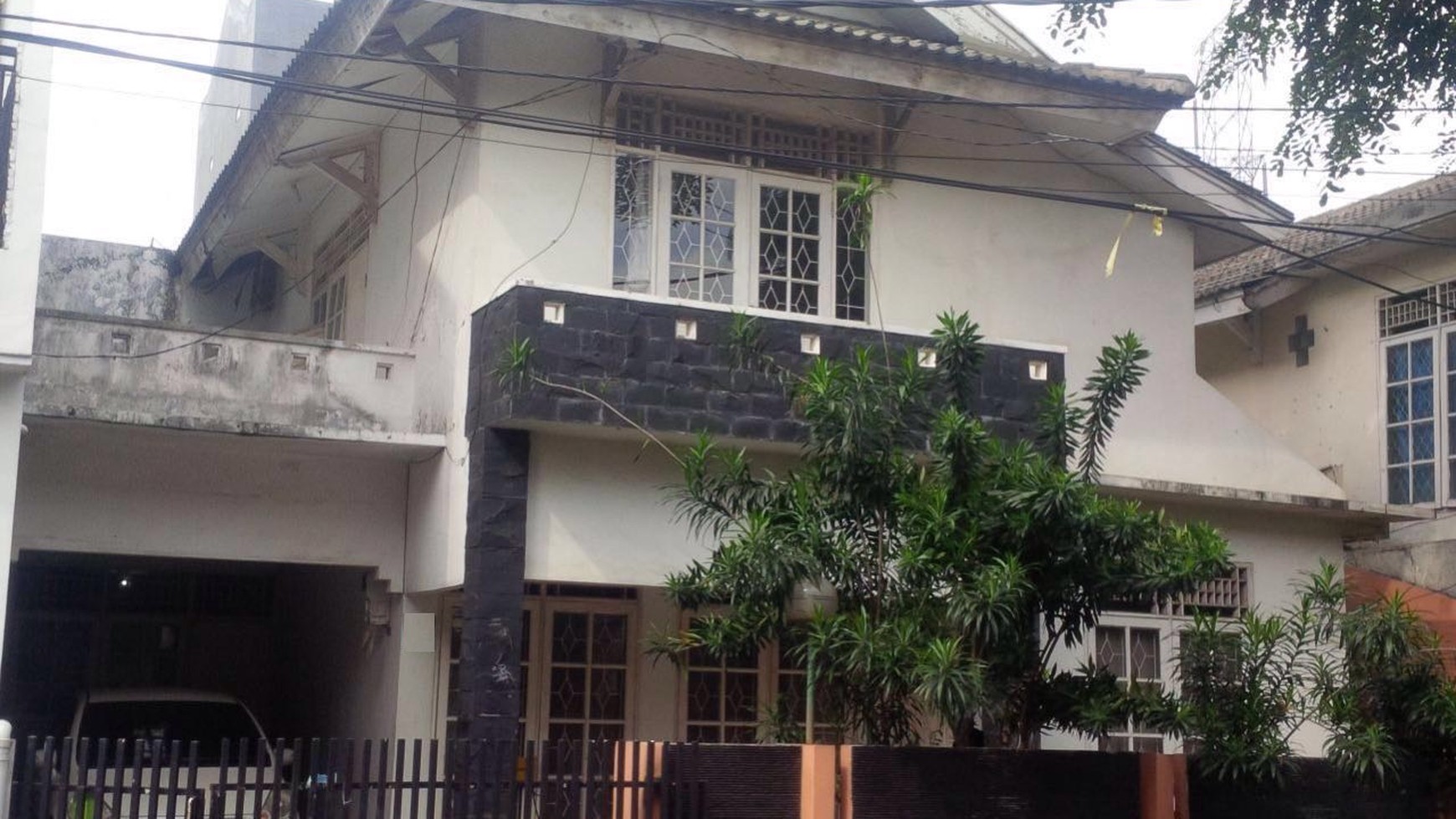 Rumah siap huni di Bintaro Jaya Sektor 9