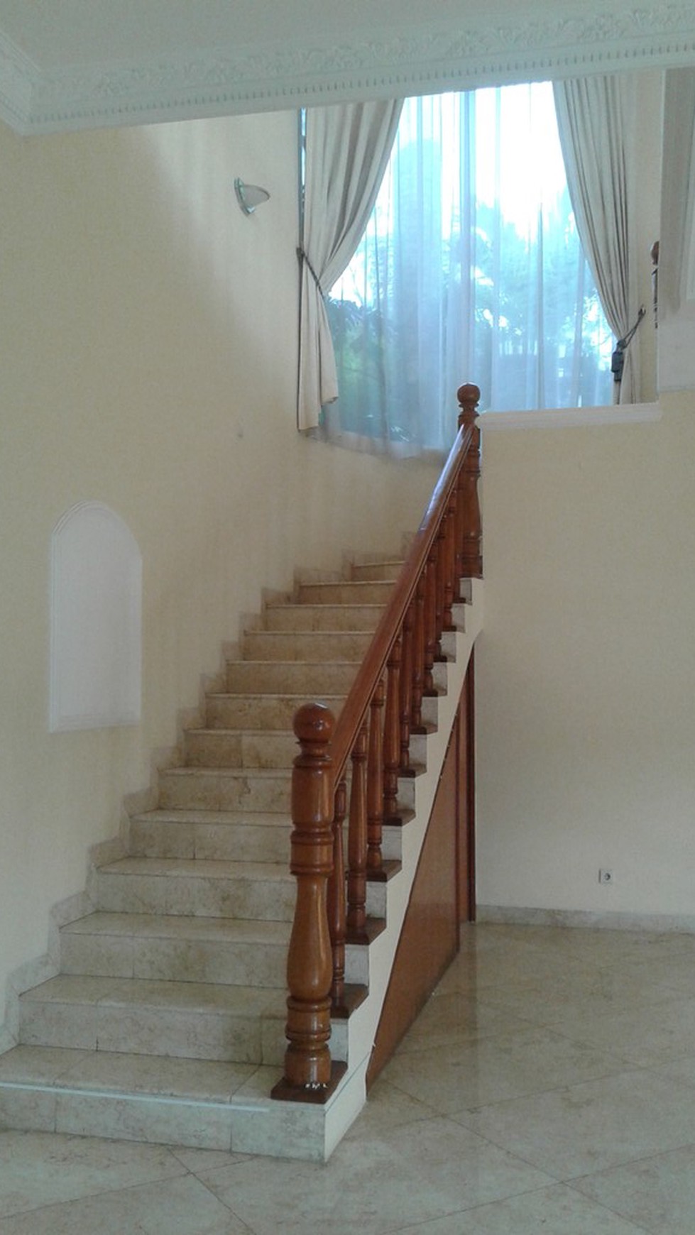 Rumah 2 Lantai Area Jeruk Purut